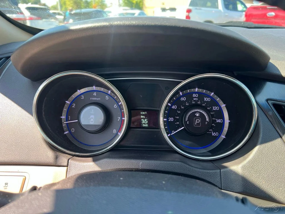 2011 Hyundai Sonata - Image 17 of 21