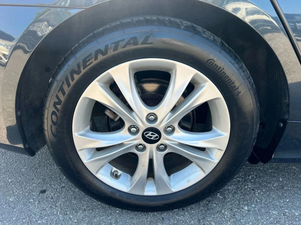 2011 Hyundai Sonata - Image 11 of 21