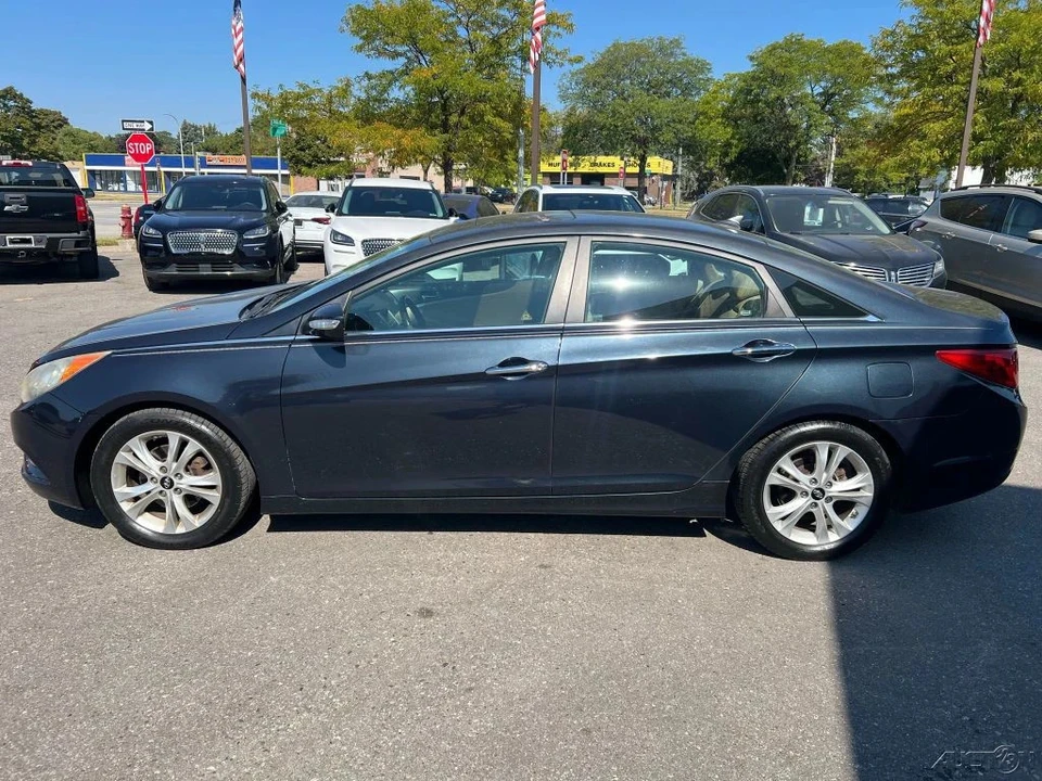 2011 Hyundai Sonata - Image 2 of 21
