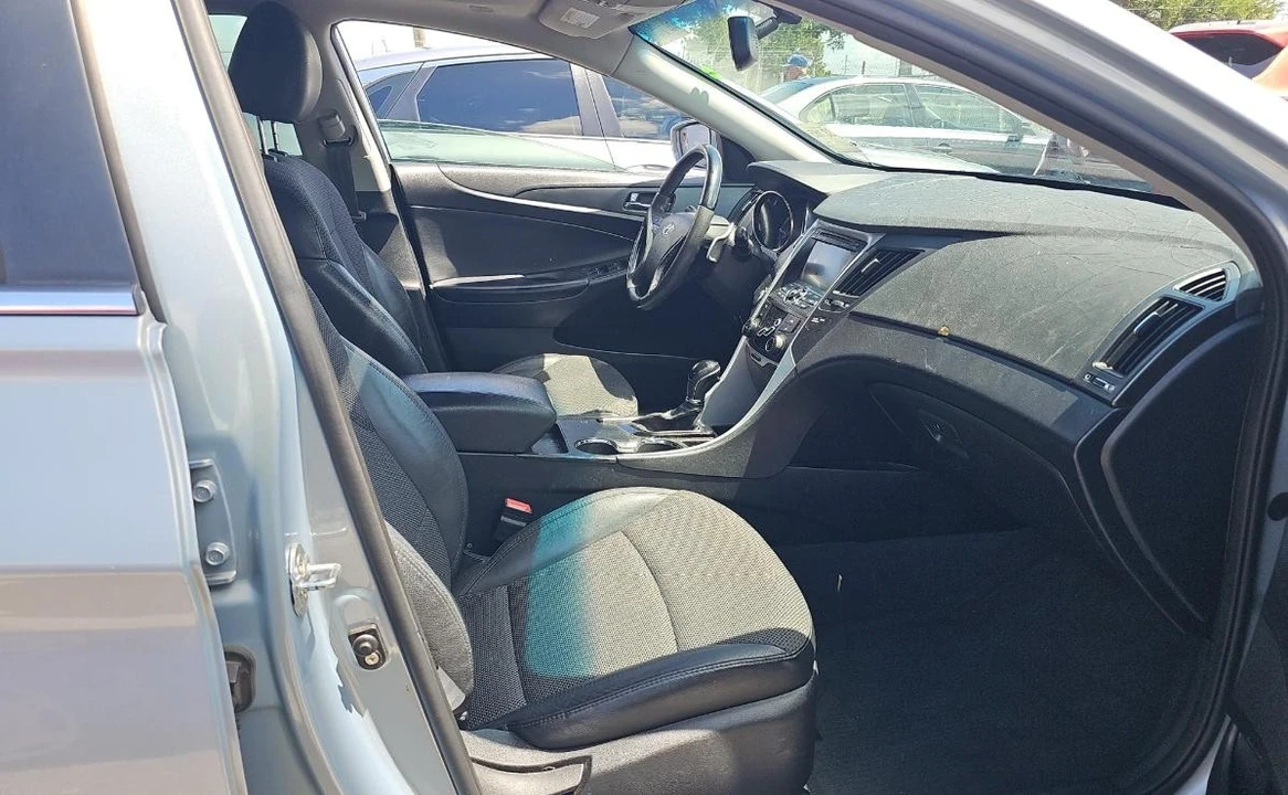 2011 Hyundai Sonata - Image 8 of 12