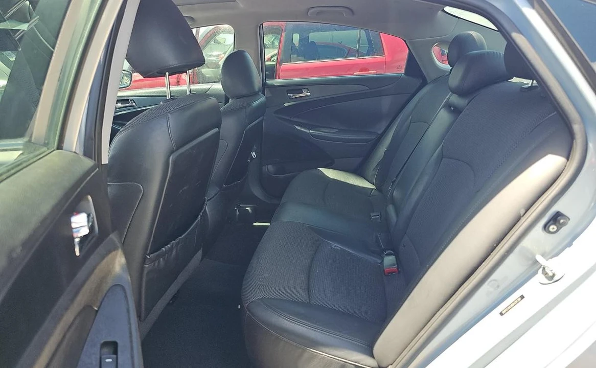 2011 Hyundai Sonata - Image 11 of 12