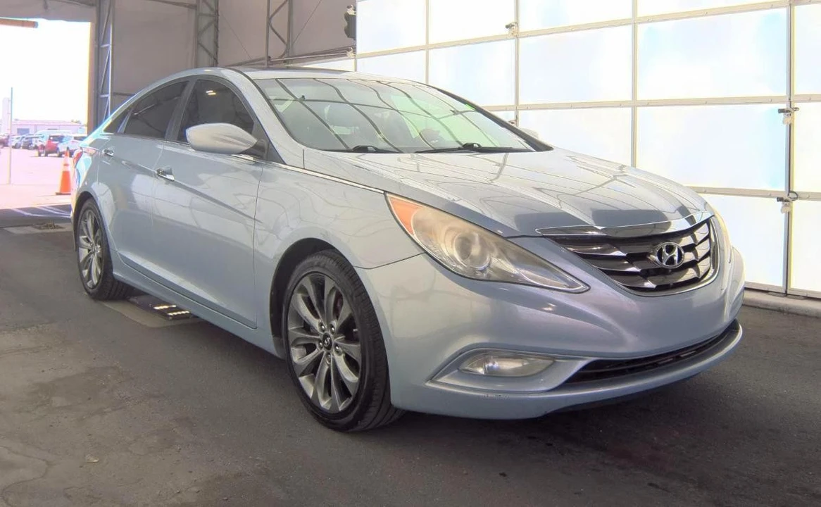2011 Hyundai Sonata - Image 3 of 12