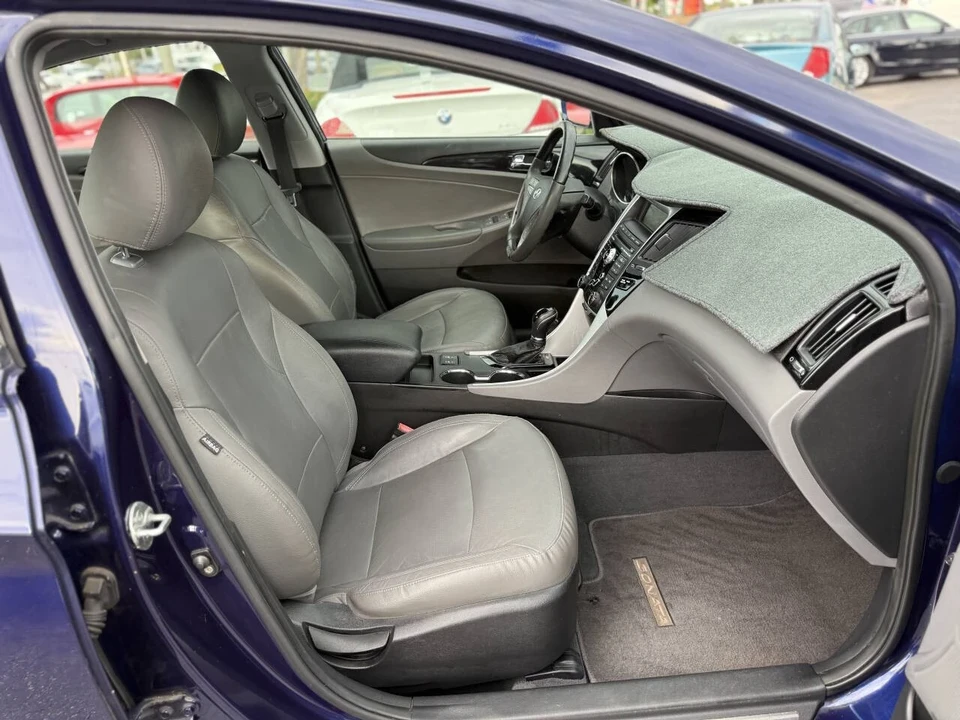 2011 Hyundai Sonata - Image 18 of 21
