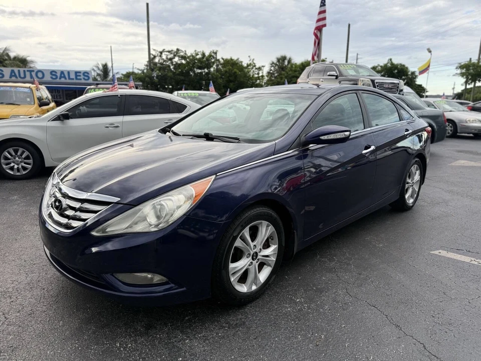 2011 Hyundai Sonata - Image 2 of 21
