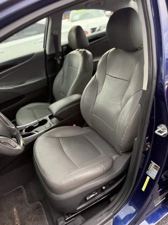 2011 Hyundai Sonata - Image 12 of 21