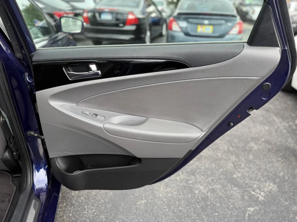 2011 Hyundai Sonata - Image 17 of 21