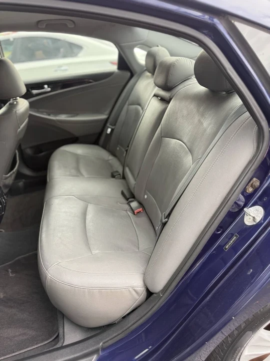 2011 Hyundai Sonata - Image 14 of 21