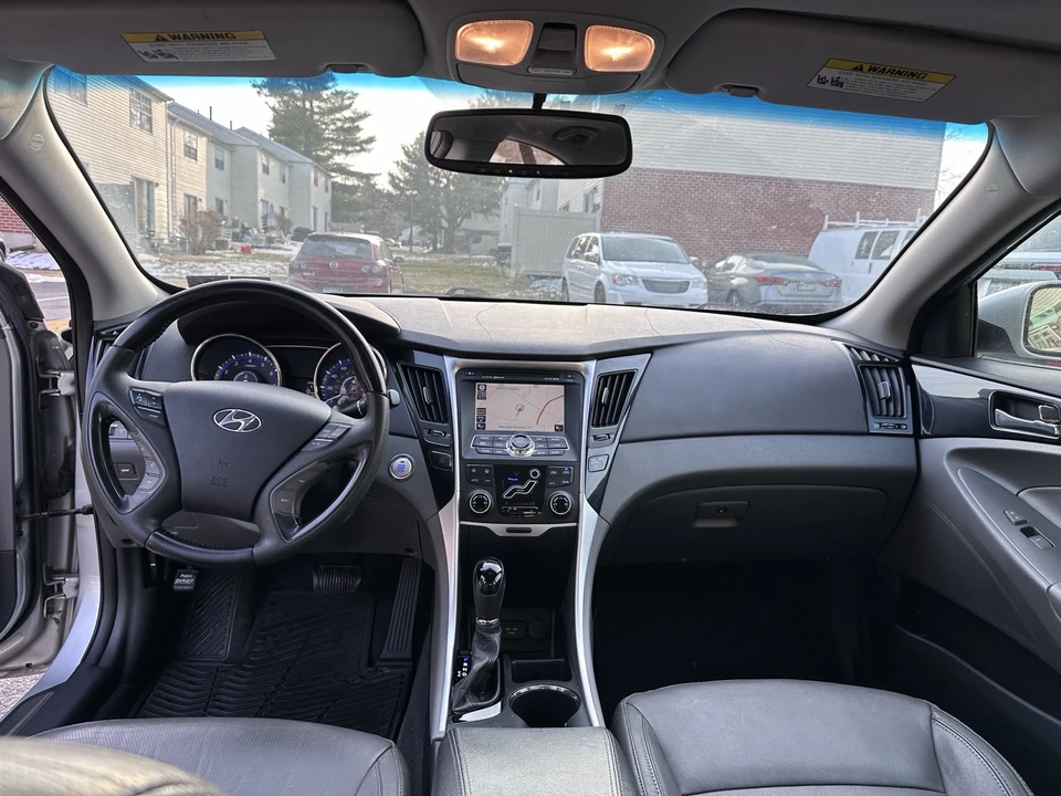 2011 Hyundai Sonata - Image 11 of 15