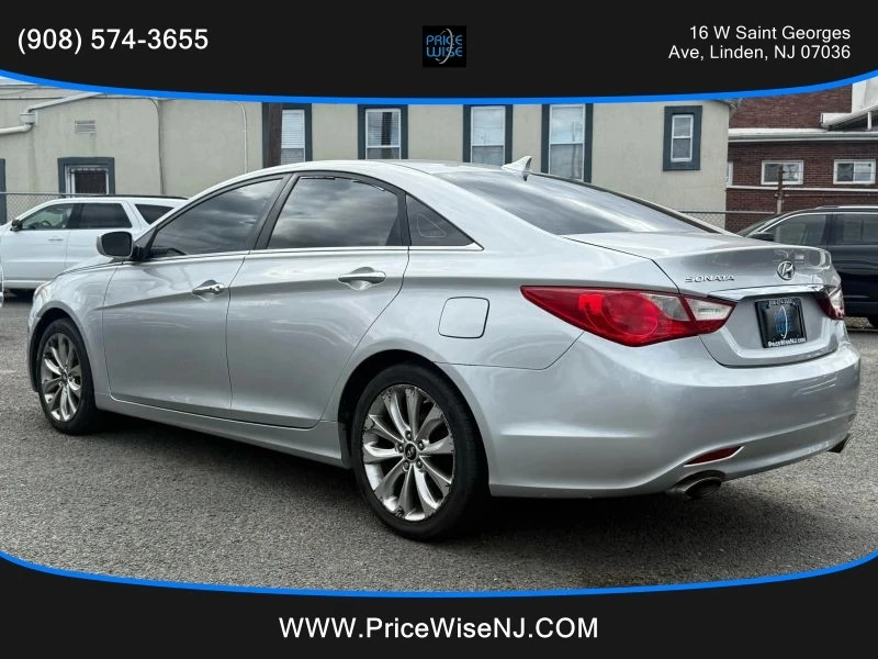 2011 Hyundai Sonata - Image 4 of 12
