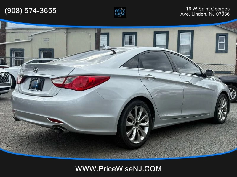 2011 Hyundai Sonata - Image 6 of 12