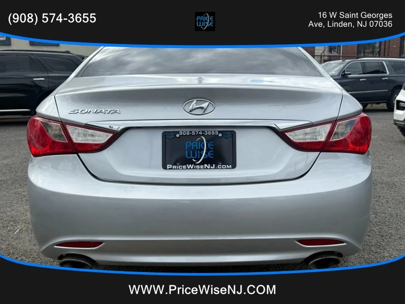 2011 Hyundai Sonata - Image 5 of 12