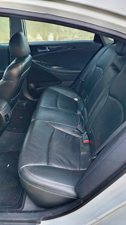 2011 Hyundai Sonata - Image 6 of 11