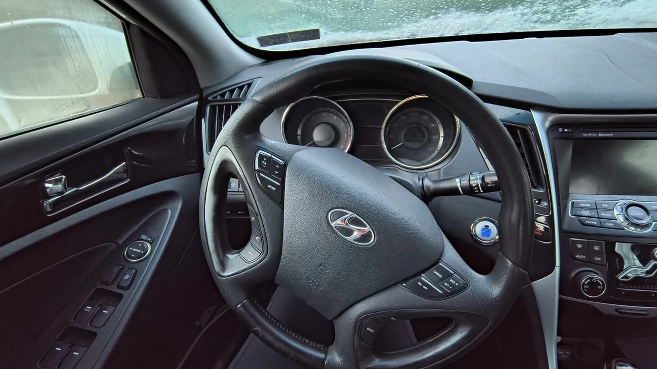 2011 Hyundai Sonata - Image 8 of 11