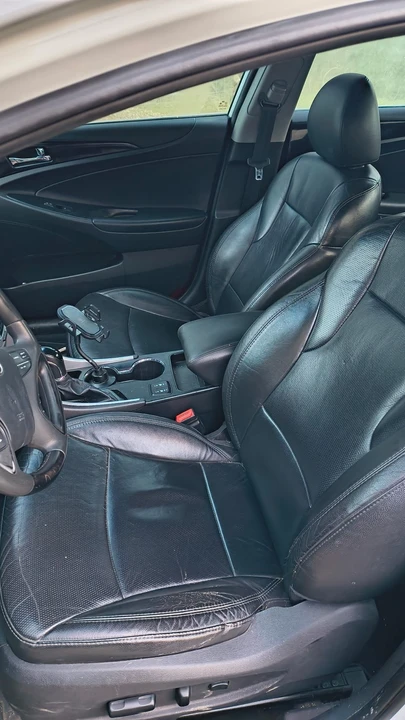 2011 Hyundai Sonata - Image 7 of 11