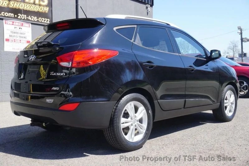 2011 Hyundai Tucson - Image 7 of 12