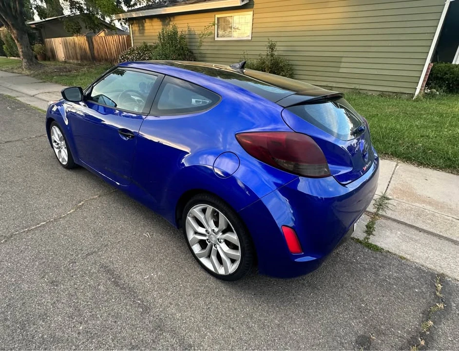 2011 Hyundai Veloster - Image 9 of 12