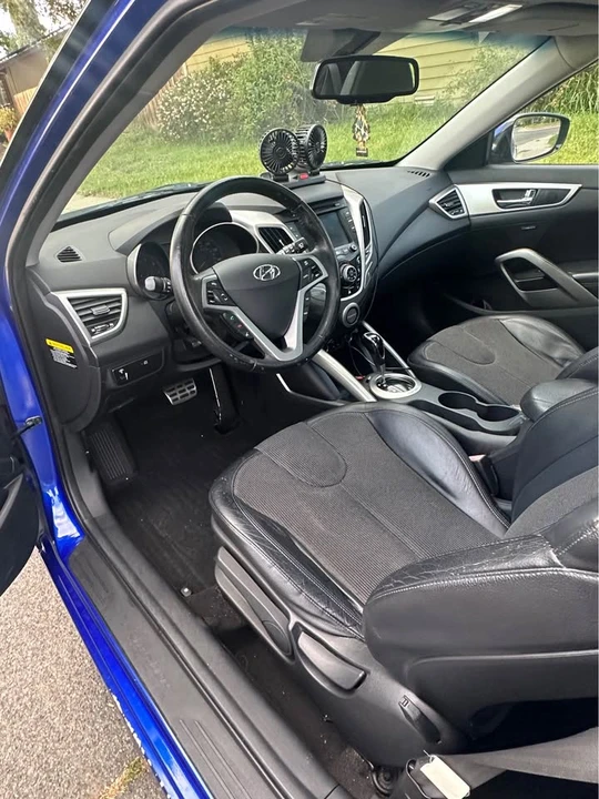 2011 Hyundai Veloster - Image 10 of 12