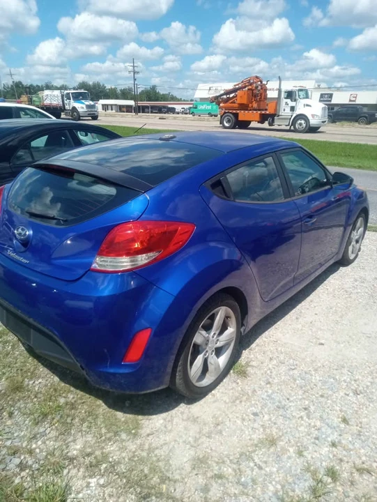 2011 Hyundai Veloster - Image 2 of 7