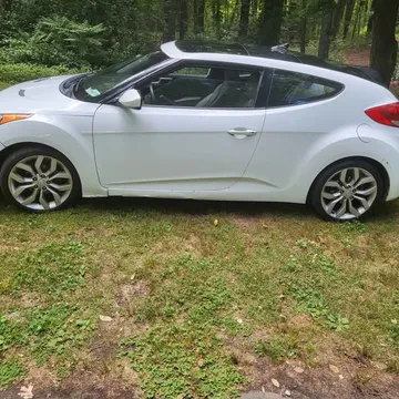 2011 Hyundai Veloster Coupe 3D