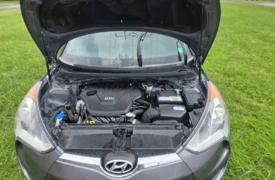 2011 Hyundai Veloster - Image 4 of 11