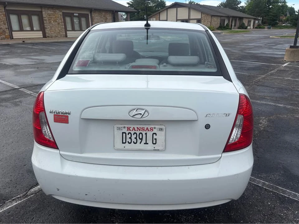 2011 Hyundai Accent - Image 6 of 18
