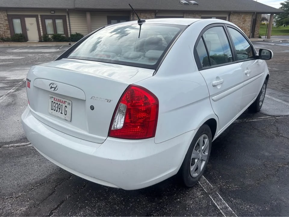 2011 Hyundai Accent - Image 7 of 18