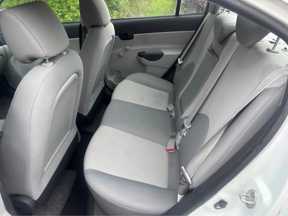 2011 Hyundai Accent - Image 12 of 18