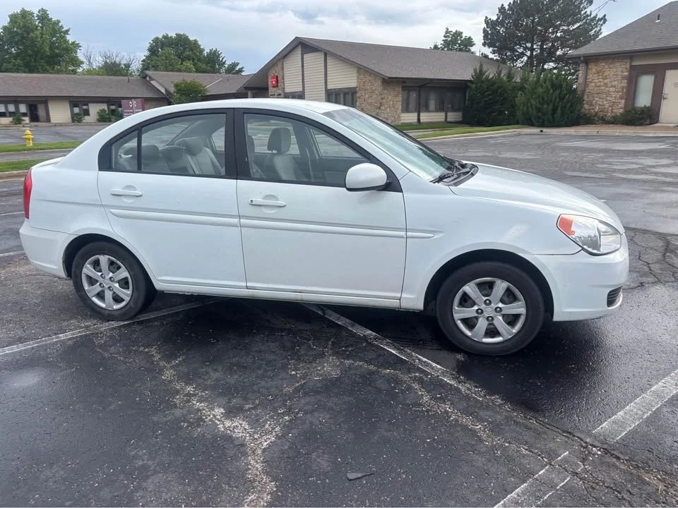 2011 Hyundai Accent - Image 8 of 18