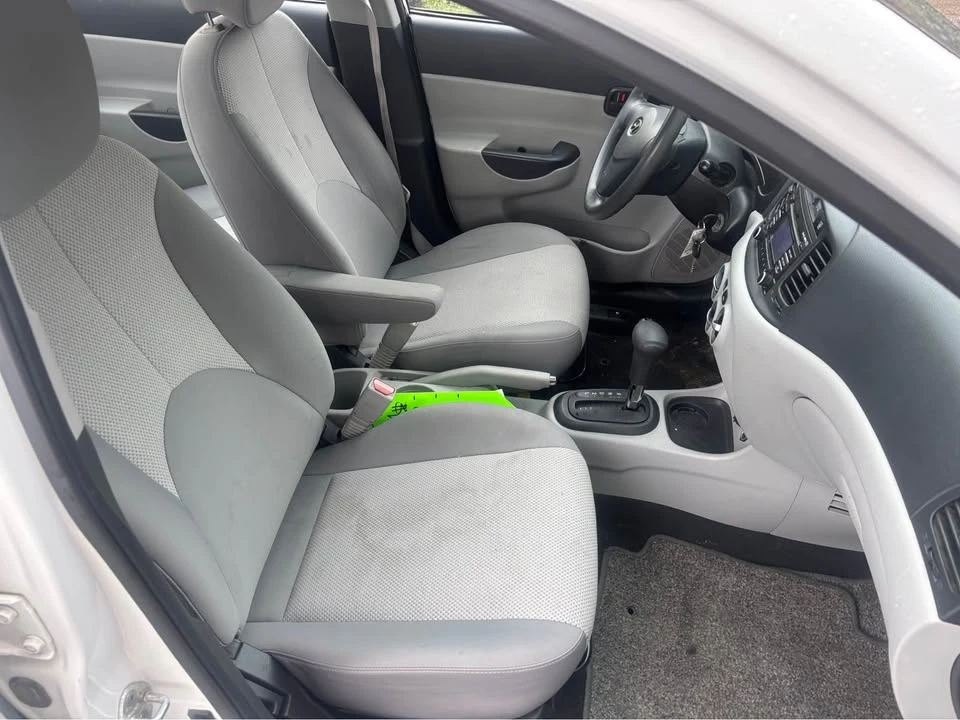 2011 Hyundai Accent - Image 10 of 18