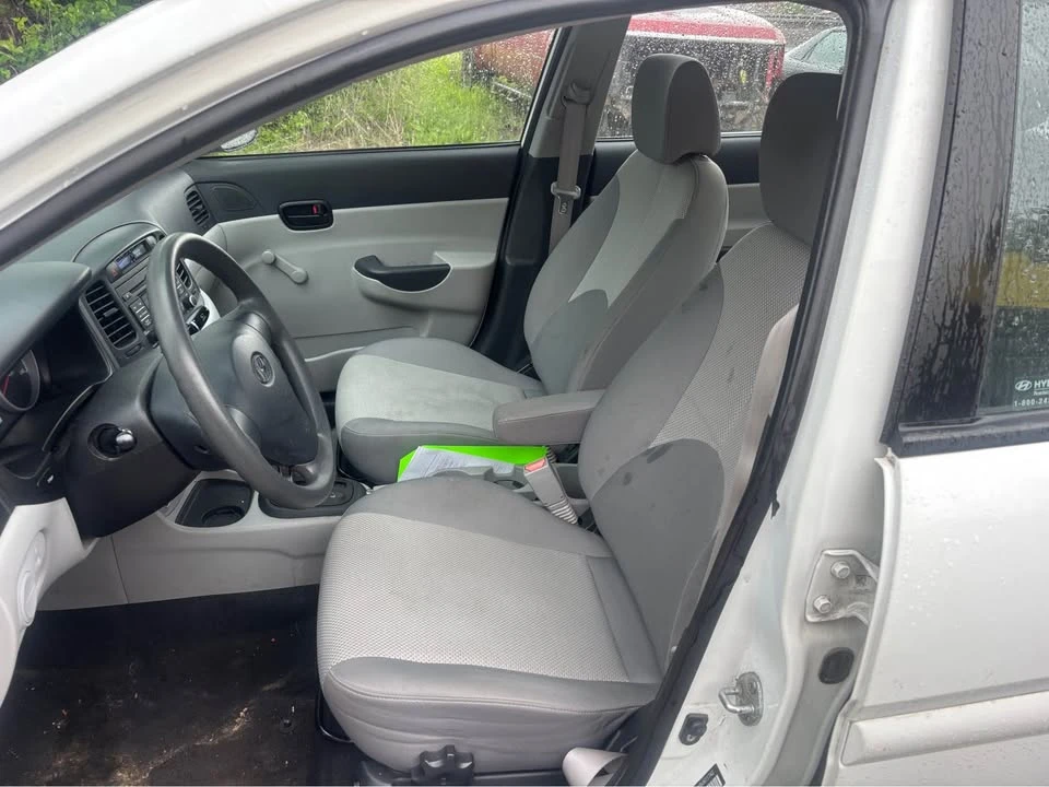 2011 Hyundai Accent - Image 11 of 18