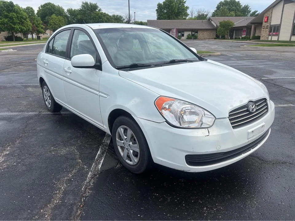 2011 Hyundai Accent - Image 9 of 18