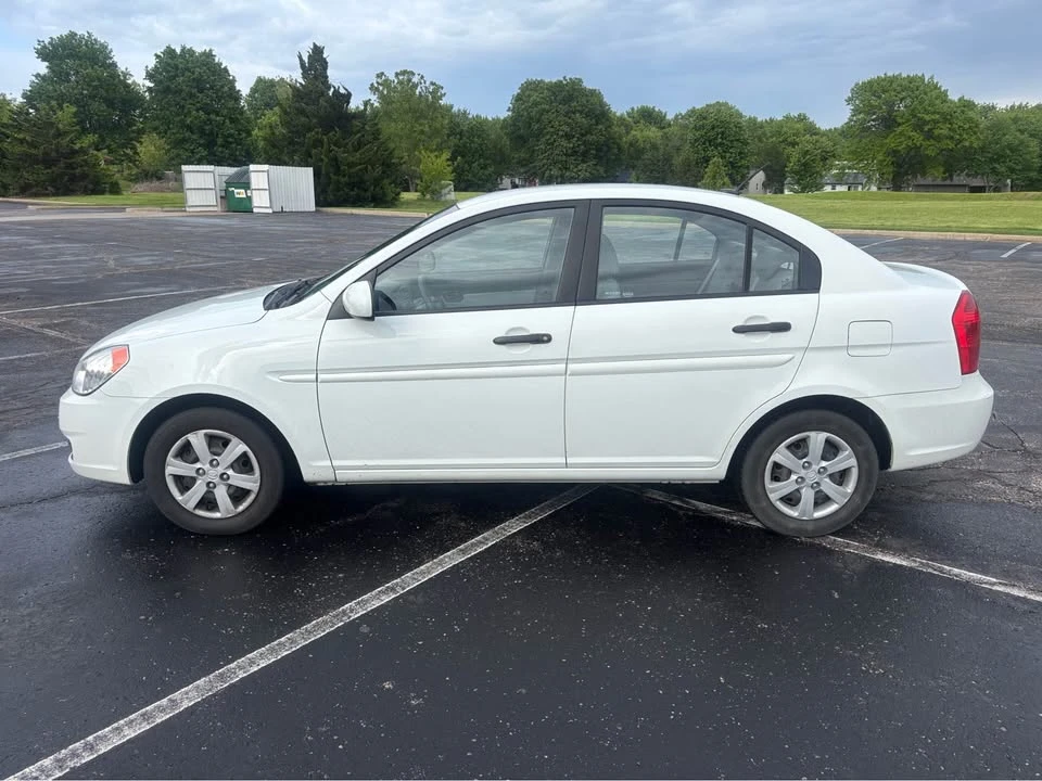 2011 Hyundai Accent - Image 4 of 18