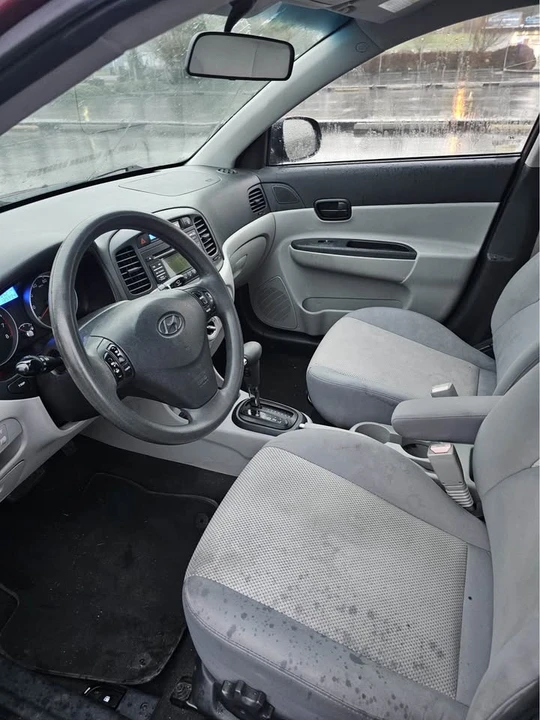2011 Hyundai Accent - Image 13 of 13