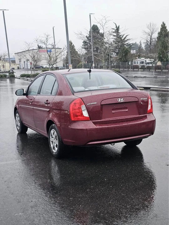 2011 Hyundai Accent - Image 3 of 13