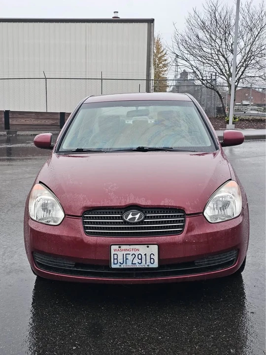 2011 Hyundai Accent - Image 2 of 13