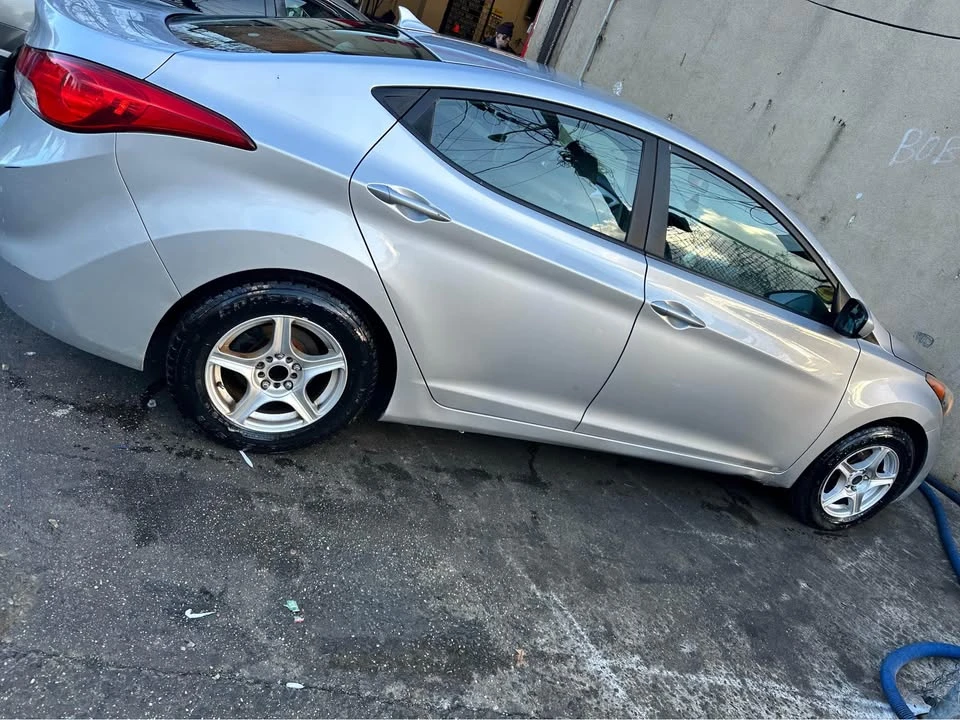 2011 Hyundai Elantra - Image 3 of 5