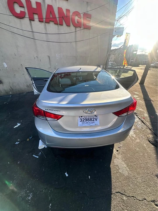 2011 Hyundai Elantra - Image 5 of 5