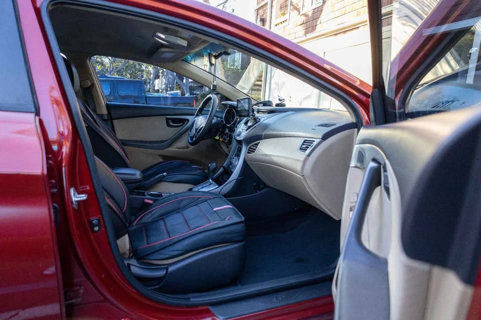 2011 Hyundai Elantra - Image 9 of 12