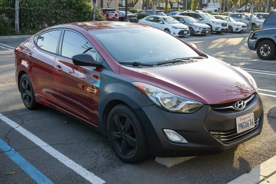 2011 Hyundai Elantra - Image 2 of 12
