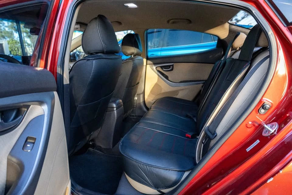 2011 Hyundai Elantra - Image 7 of 12