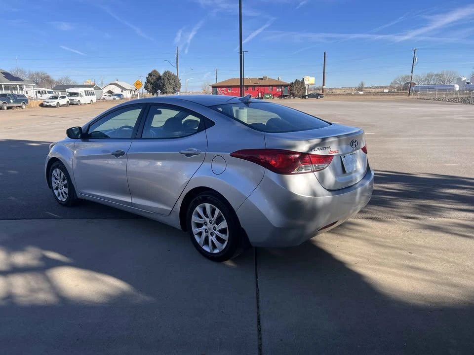 2011 Hyundai Elantra - Image 6 of 14