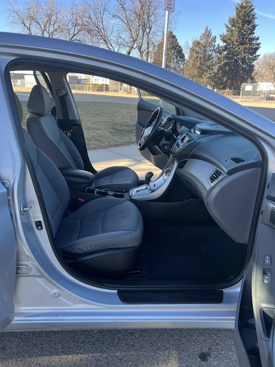 2011 Hyundai Elantra - Image 10 of 14
