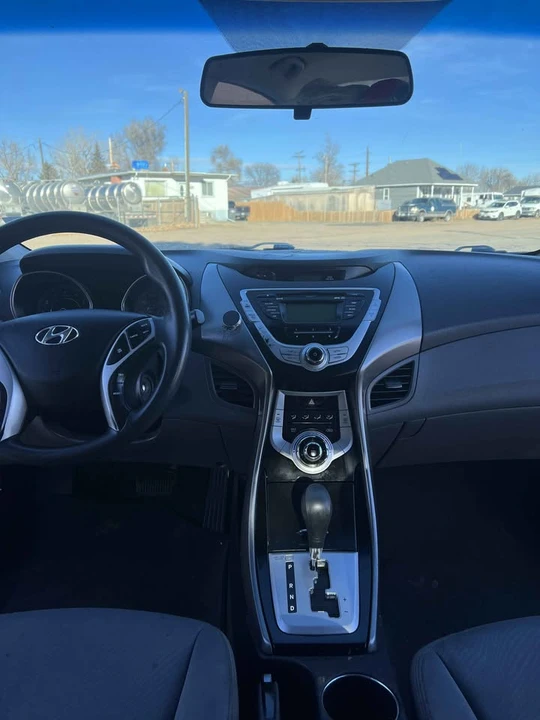 2011 Hyundai Elantra - Image 12 of 14
