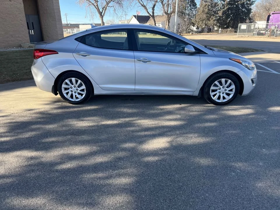 2011 Hyundai Elantra - Image 4 of 14