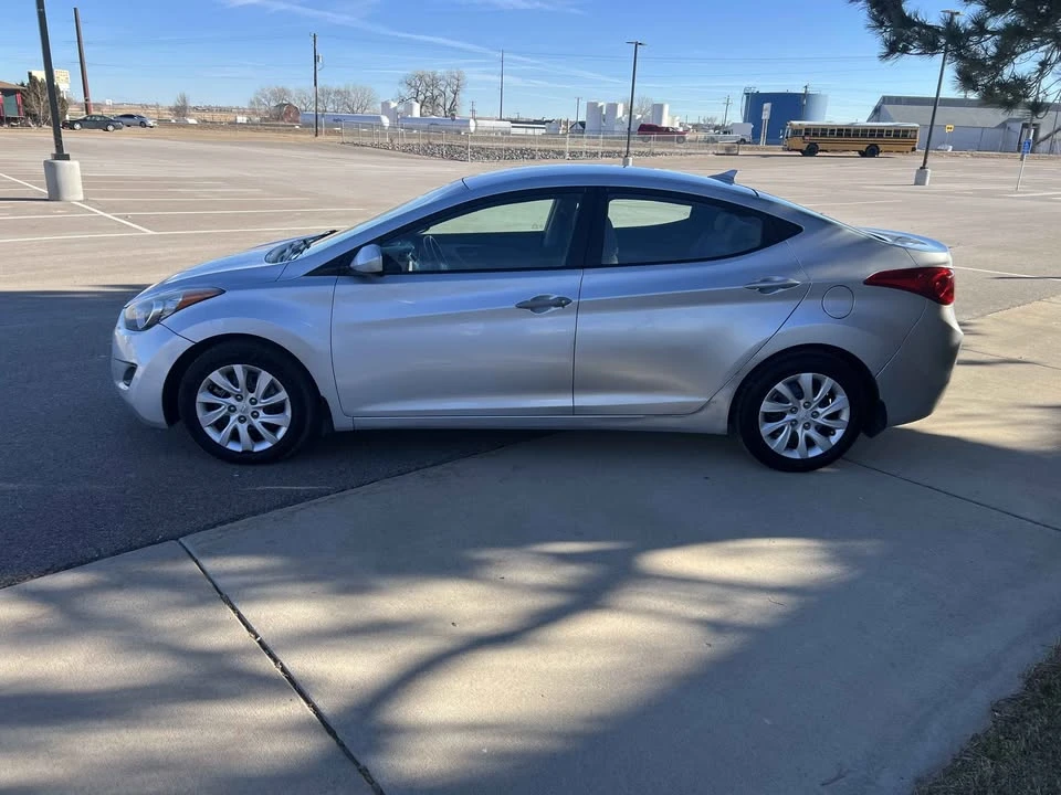 2011 Hyundai Elantra - Image 7 of 14