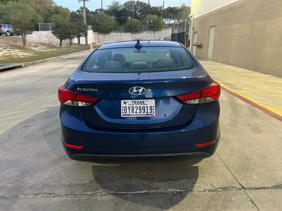 2011 Hyundai Elantra - Image 3 of 10