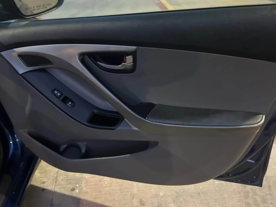 2011 Hyundai Elantra - Image 9 of 10