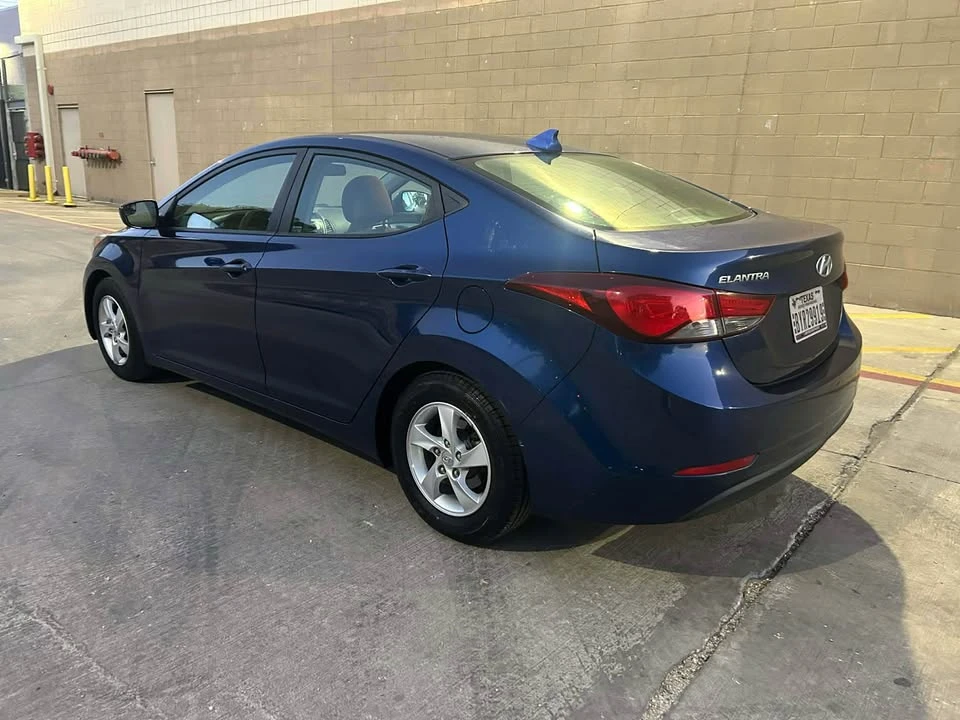 2011 Hyundai Elantra - Image 2 of 10