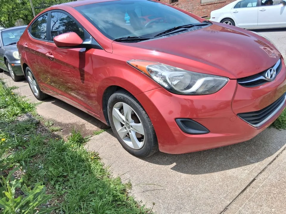 2011 Hyundai Elantra - Image 3 of 4