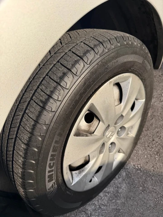 2011 Hyundai Elantra - Image 3 of 10